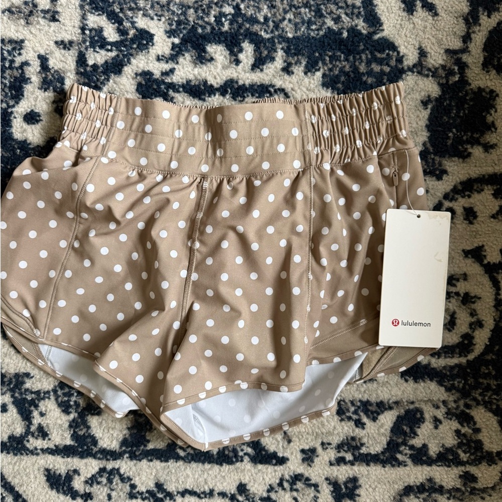 lululemon HR hotty hot shorts